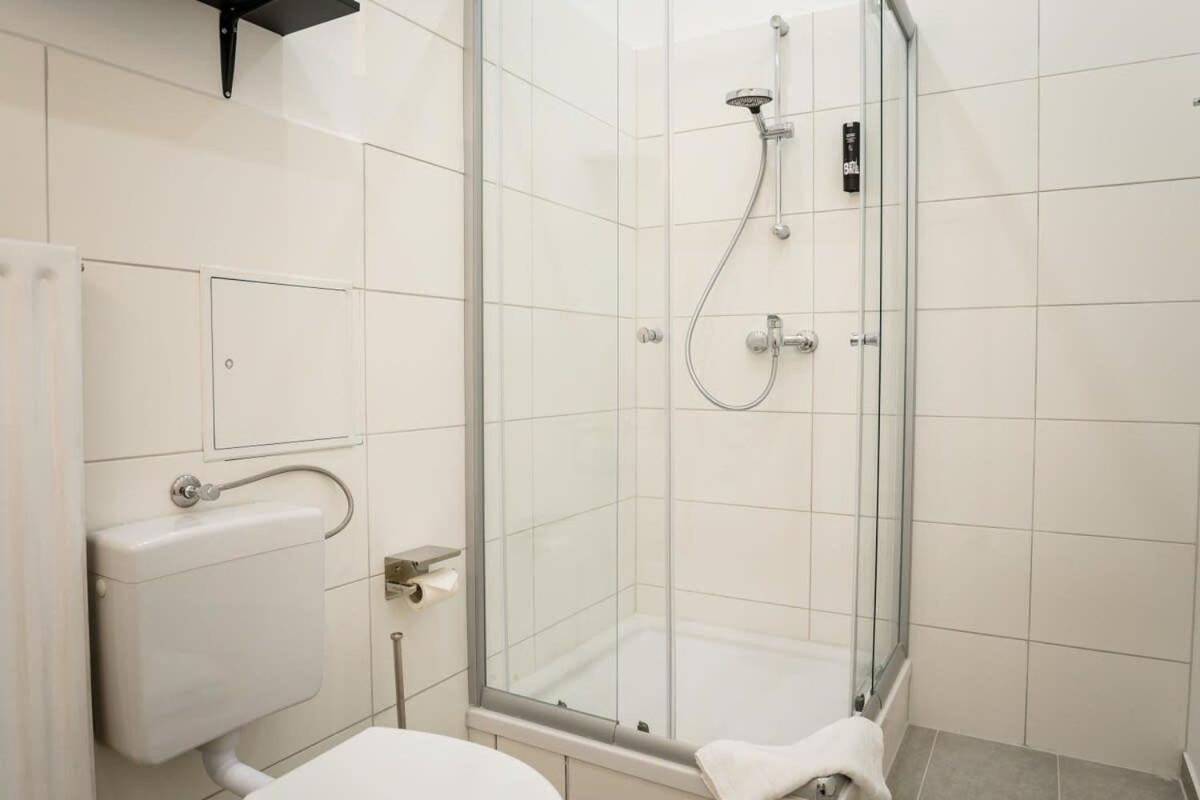 Spacious 3Br Plus Ac Self Check-In Street Parking Berlin Exteriör bild